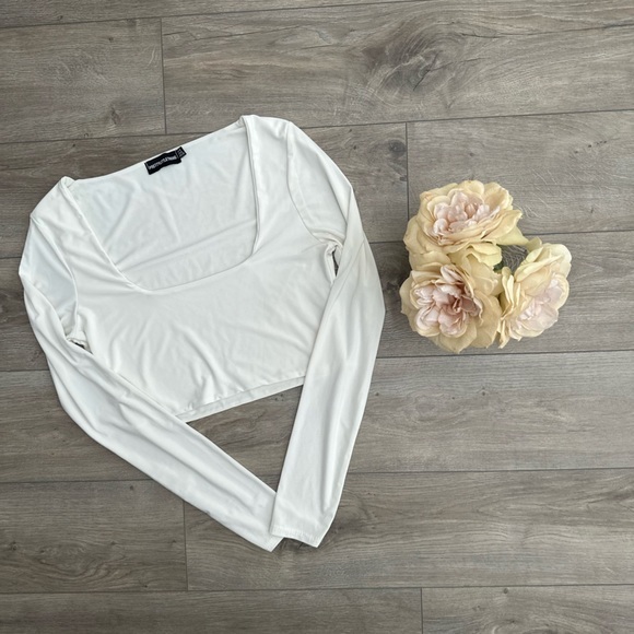 PRETTYLITTLETHING‎ PLT WHITE CROP TOP | SZ 6 - Picture 2 of 4